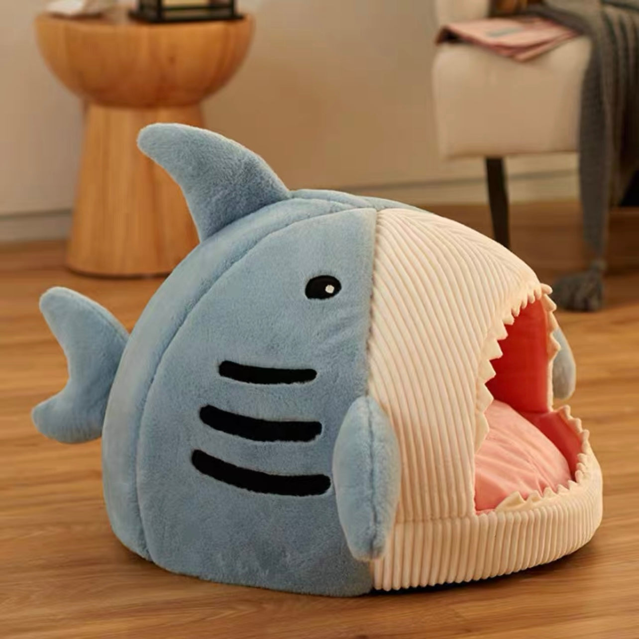 Sweet Kittens' Basket Shark Style Cushion