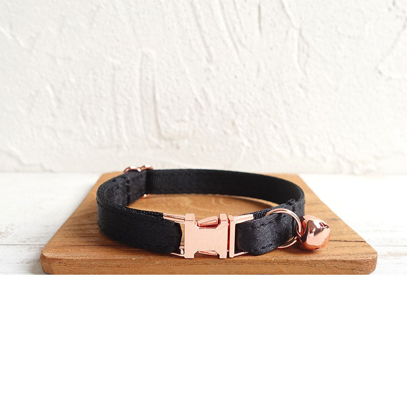 Stylish Cat Collar with Engraved Nameplate & Charming Bell Bow